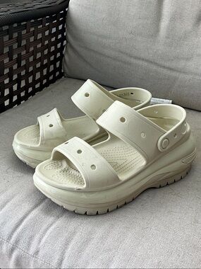 CROCS Unisex Classic Mega Crush Platform Sandals Wedge